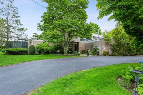 100 Woodmere Blvd, Woodsburgh, NY 11598-1820