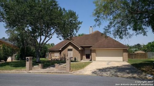 850 Grey Fox Cir, Brownsville, TX 78520-9036