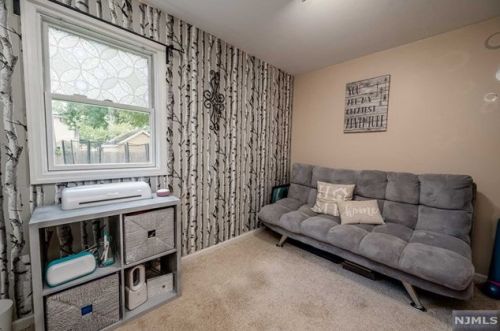 397 Pleasant Ave, N Milford NJ  07646-1222 exterior