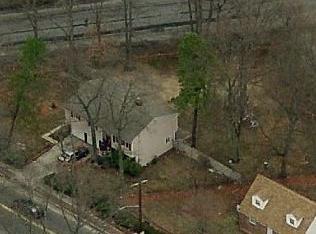 831 Mount Ave, Wheatley Heights, NY 11798-3912