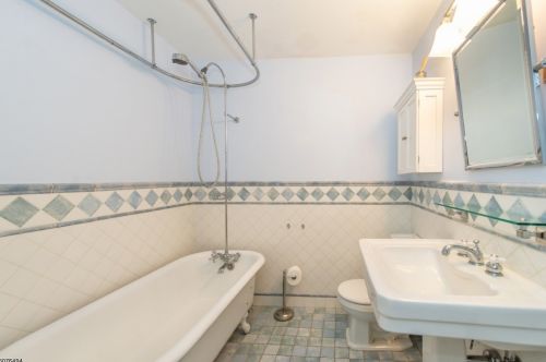 381 Morris Ave, Mountain Lakes NJ  07046-1641 exterior
