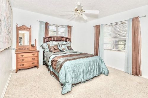 507 Dona Dr, Nokomis FL  34275-2613 exterior