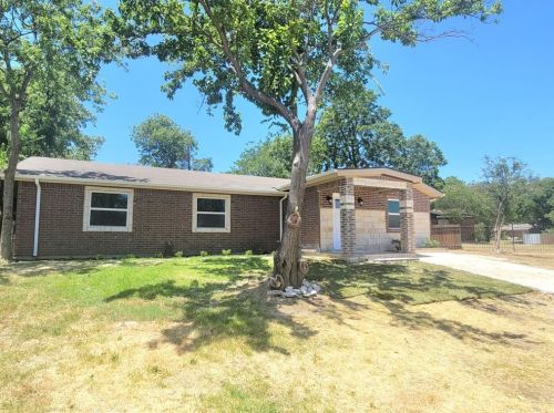 4800 Marshall St, Fort Worth TX  76119-7529 exterior