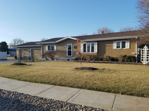 1022 10th St, Newark, NE 68840-3009
