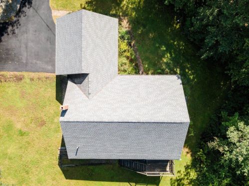 246 Church Rd, Allenstown NH  03275-2903 exterior