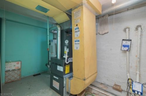 70 Highland Ave, Whippany NJ exterior