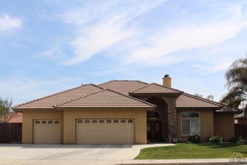 739 Pheasant Run Dr, Bakersfield, CA 93263-2962
