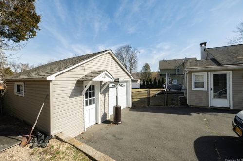 2 Brisman Dr, Thiells NY  10984-1439 exterior