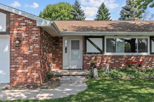1720 Acorn Ct, Menasha, WI 54952-1260