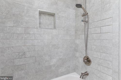 1125 Artic Quill Rd, Herndon VA  20170-3603 exterior