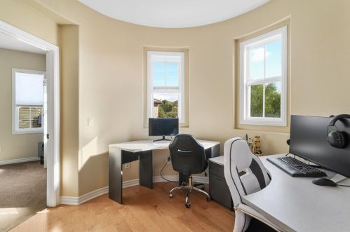 1050 Straightaway Ct, Oceanside CA  92057-1949 exterior