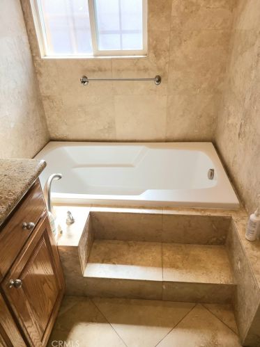 11803 Casimir Ave, Hawthorne CA  90250-1994 exterior