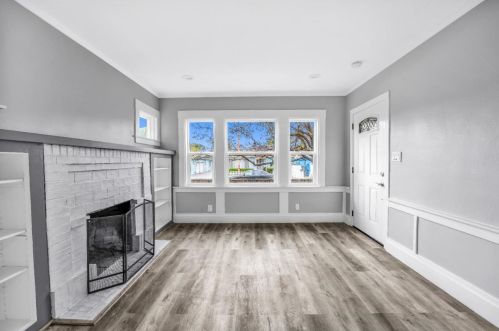 49 Oak Ave, Redwood City, CA 94061-2306