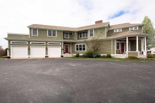 76 Devin Dr, Portsmouth, RI 02871-1390