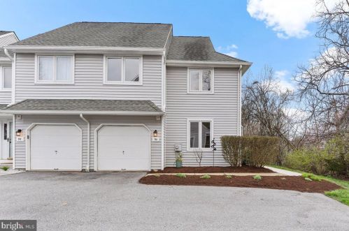 94 Thomas Ct, Kennett Sq, PA 19348-1852