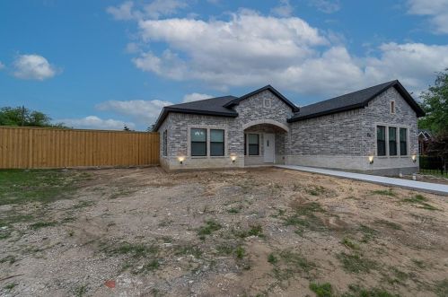 706 Danieldale Rd, Dallas, TX 75232-5630