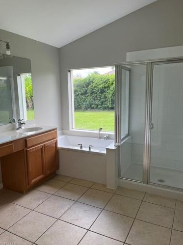 2022 Fairmont Ln, Naples FL  34120-4573 exterior
