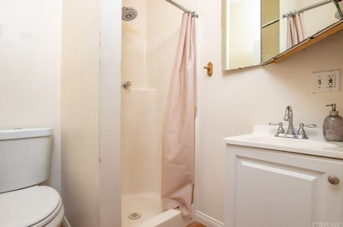 14639 Albers St, Van Nuys CA 91411-3713 exterior