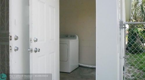 594 5 St, West Palm Beach FL  33404-7402 exterior