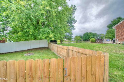 180 Mdw Crk Dr, Florence KY  41042-9471 exterior