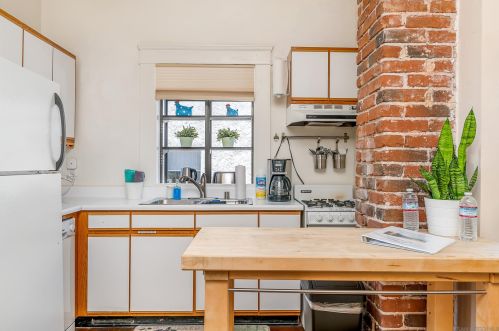 2129 B St, San Diego CA 92102-1848 exterior