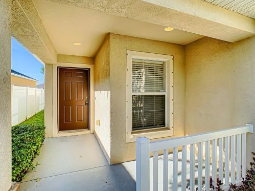 1123 Seminole Sky Dr, Ruskin, FL 33570-2026