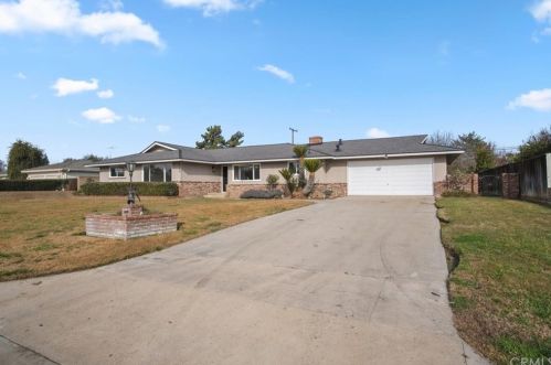 6186 Lane Ave, Fresno, CA 93727-5637