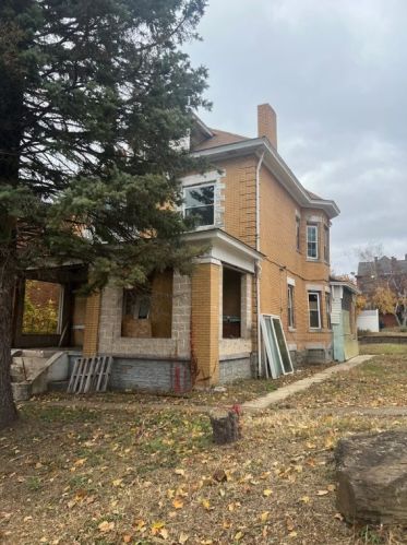 301 Alice St, Pittsburgh, PA 15210-3303