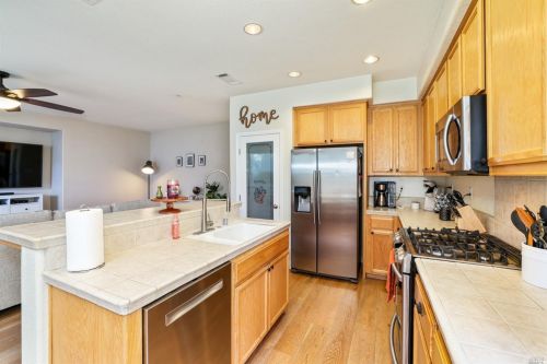 1125 Valley Glen Dr, Liberty Farms CA  95620-4835 exterior