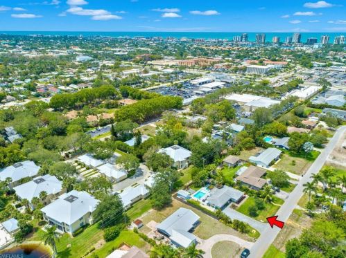 1150 Morningside Dr, Naples FL  34103-3312 exterior