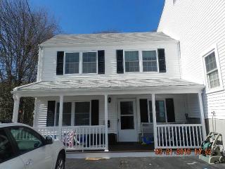 68 Boroskey Dr, Fairfield CT  06824-4146 exterior