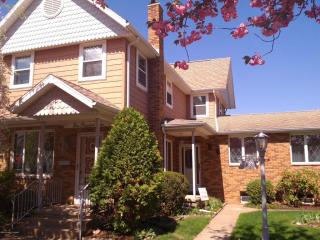 109 Dorrance St, Wilkes Barre, PA 18704-4705