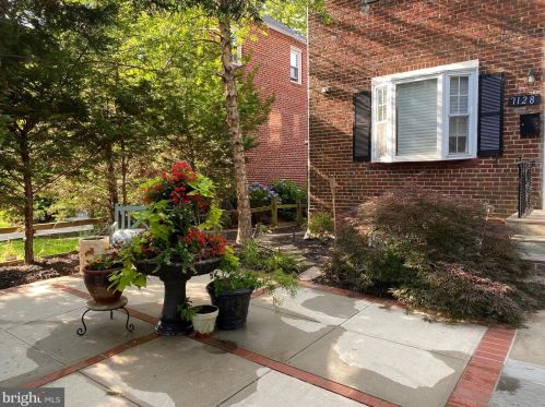 1128 Geranium St, Washington, DC 20012-1732