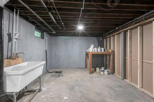 835 Farmington Ave, New Britain CT  06053-1349 exterior