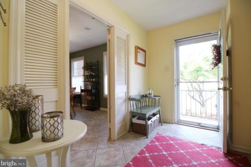 7422 Willshire Hunt Ct, Springfield VA  22153-1366 exterior