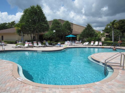 950 Egret Cir, Delray Beach FL  33444-7602 exterior