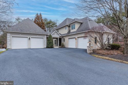 15 Maybelle Ct, Navy Sup Dpt, PA 17050-8516