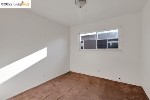 1636 99 Ave, Oakland CA  94605-4814 exterior