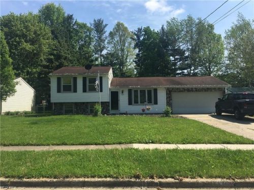 1834 Clearbrook Dr, Cuyahoga Falls, OH 44224-1416