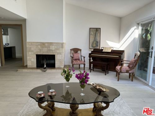 16821 Albers St, Van Nuys CA 91316-2603 exterior