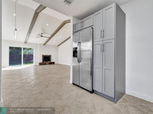 212 2nd Ct, Dania Beach FL  33004-4813 exterior