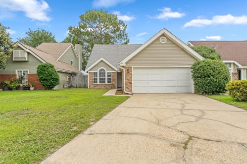 1819 Heartland Dr, Fort Walton Beach, FL 32547-1026