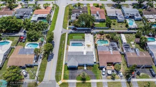 1831 56 Ave, Hollywood FL exterior