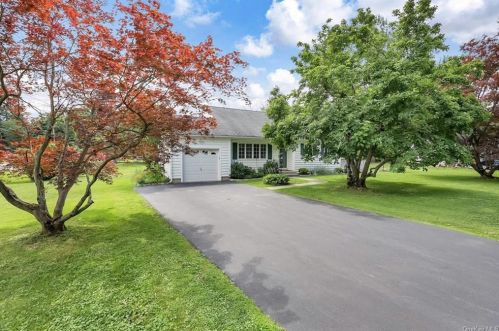 2780 Denby Dr, Yorktown Hgts NY  10598-3016 exterior