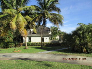 14085 Greentree Trl, West Palm Beach, FL 33414-4033