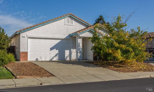 901 Pearwood Ct, Vacaville, CA 95687-7884