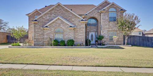 708 Lakewood Dr, Kennedale, TX
