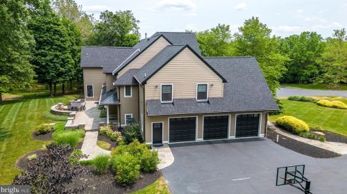 10 Devonshires Ct, Blue Bell PA  19422-2560 exterior