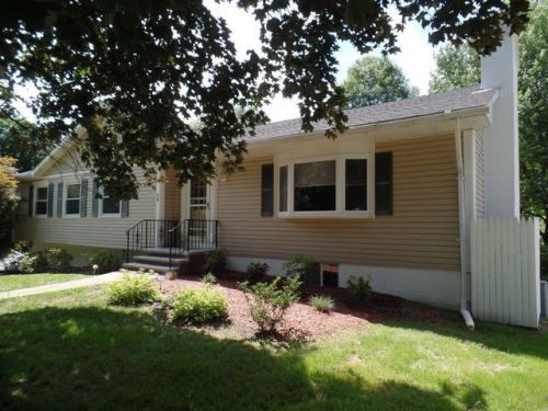 14 Pasture Ln, Poughkeepsie, NY 12603-5023