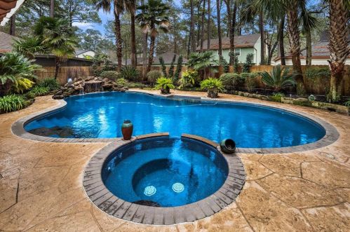 1818 Clover Spring Dr, Humble, TX 77339-2337